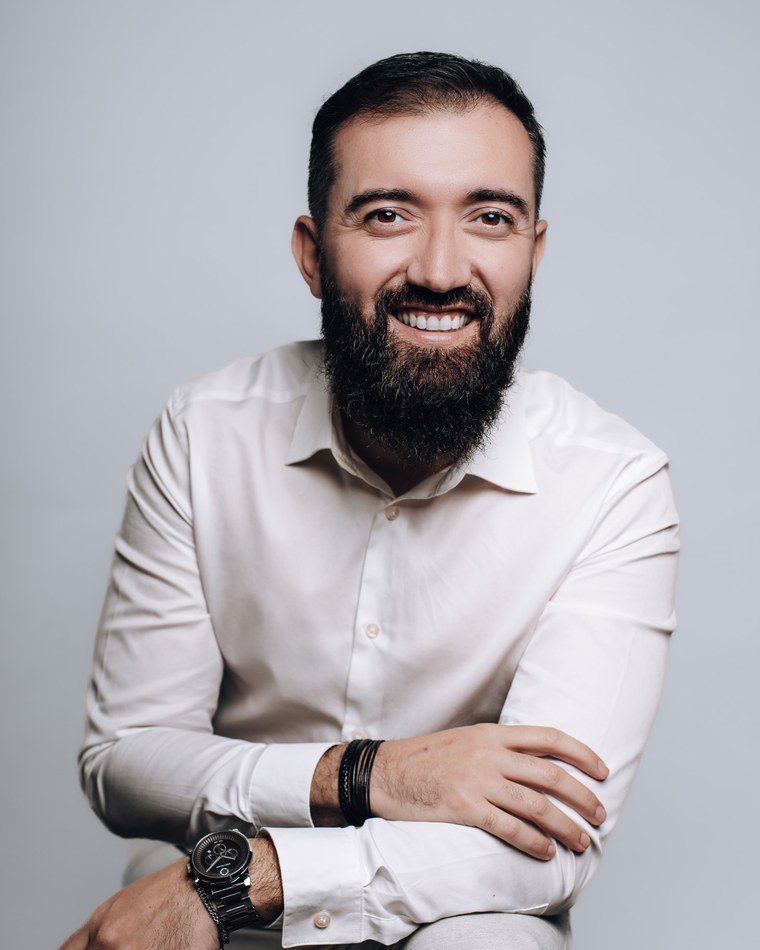 Denis Santos, pastor e psicanalista